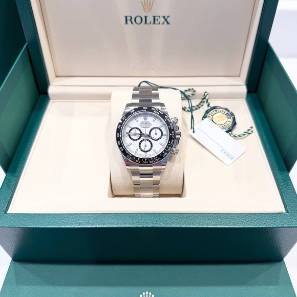 Rolex Daytona Panda 126500LN - Picture 3 of 9